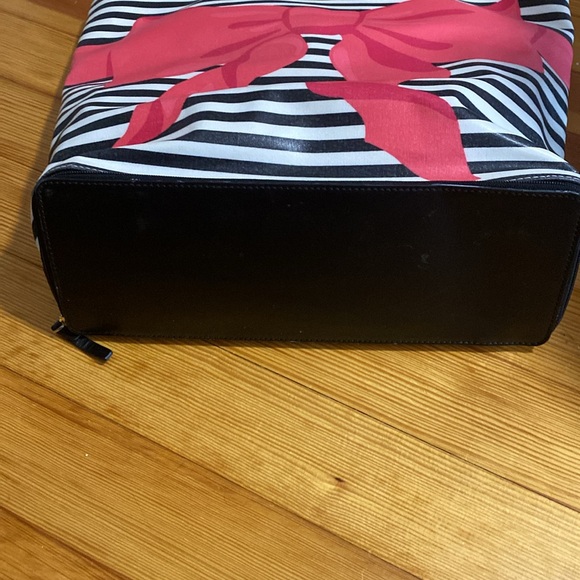 Kate Spade stripe/bow tote bag - Picture 2 of 8